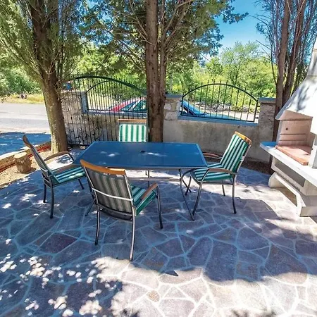 بيت للعطل Kira House *